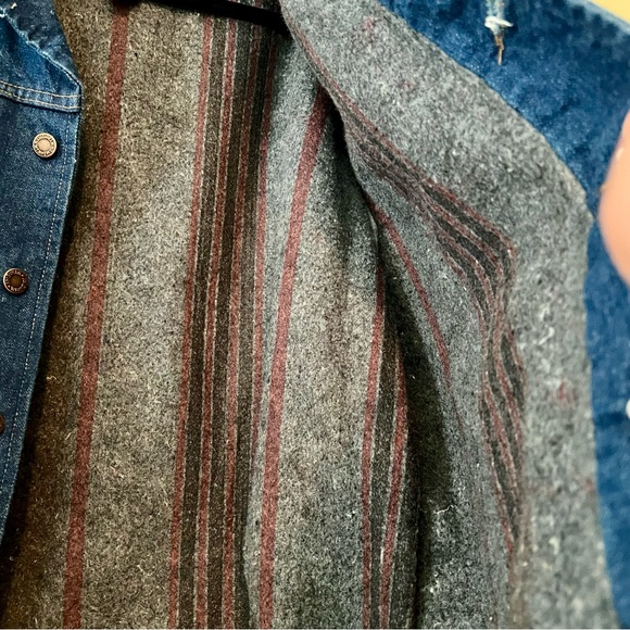 Wrangler denim jacket, fully flannel-lined. Men’s 44, new without tags. - Picture 4 of 5